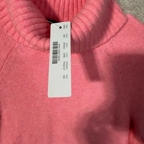 WOMENS J CREW Pink Turtle Neck NWT XS Wool And Alpaca. Capsule Classic Casual - Picture 2 of 8
